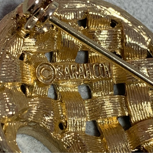 Vintage Designer Gold-Tone Brooch Set - Picture 4 of 8